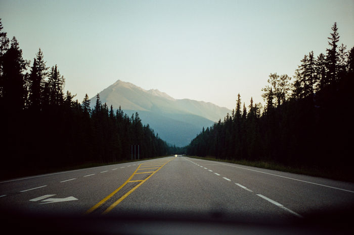 Alex van Leeuwen - MOUNTAINS BECKON