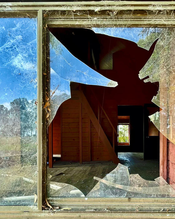 Sarah Lilja (Lake Elmo, Minnesotta) - BROKEN SKY