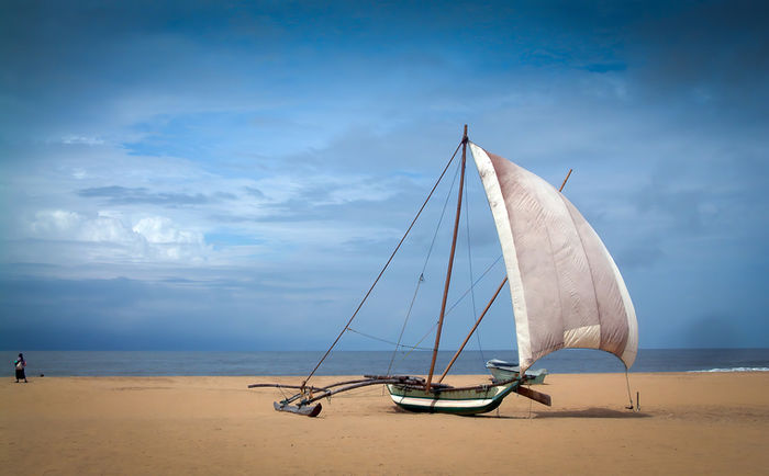 Richard Murrin - Boat on the beach, tsunami site, Sri Lanka